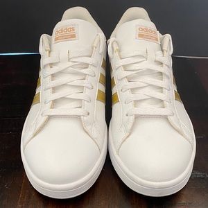 Adidas Women’s Cloudfoam Advantage Stripe